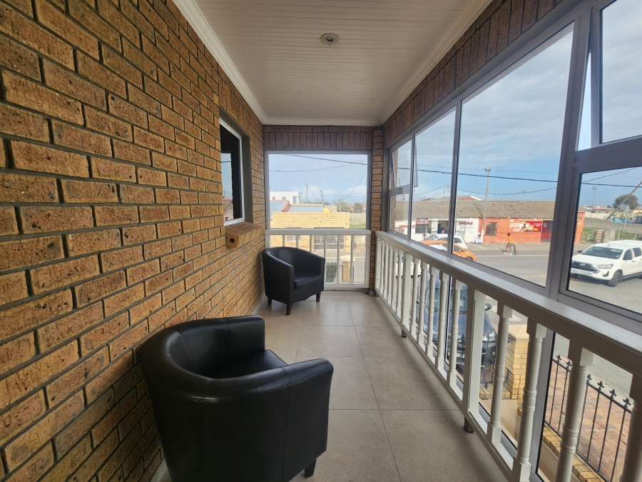 3 Bedroom Property for Sale in Zwelihle Western Cape